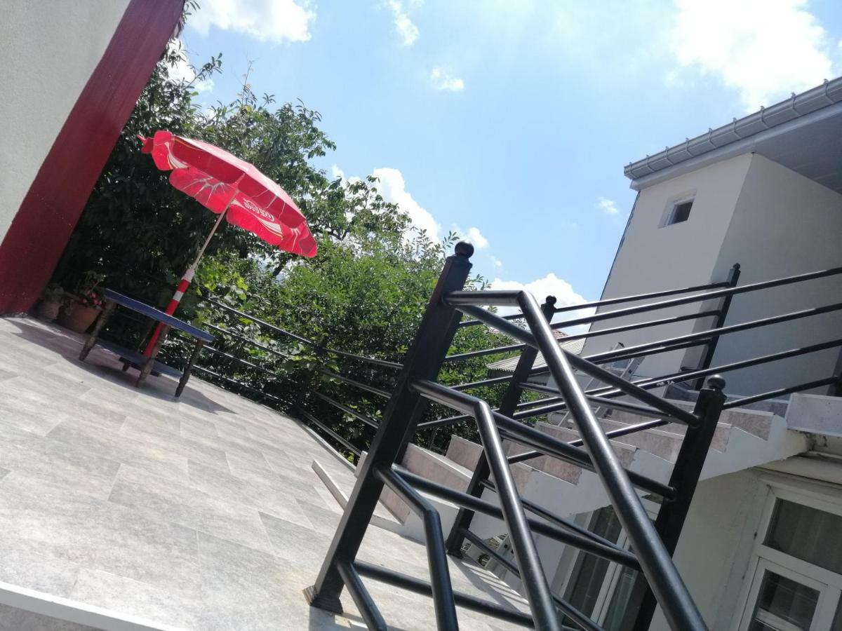 David Dali House Hotel Batumi Bagian luar foto