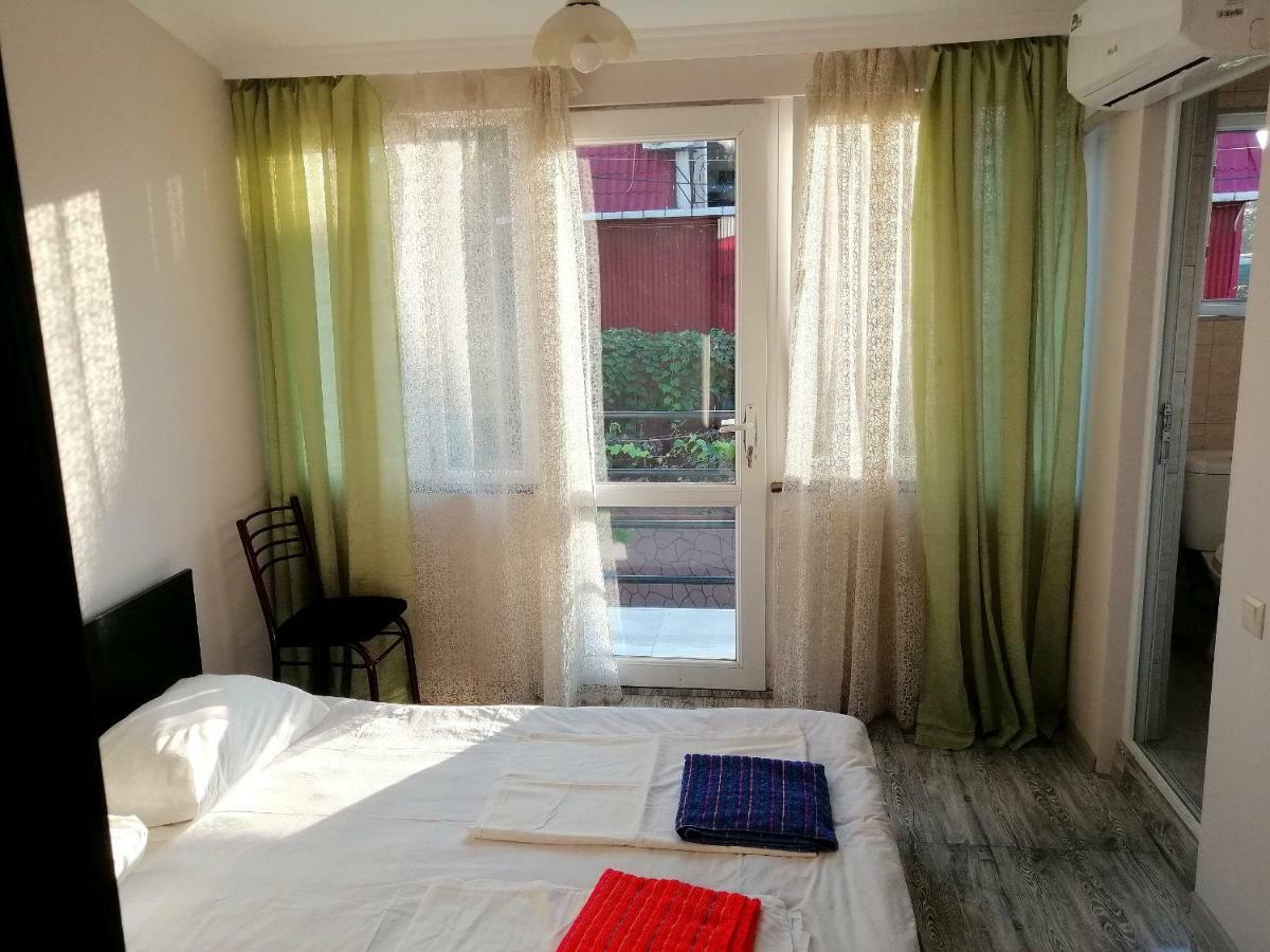 David Dali House Hotel Batumi Bagian luar foto